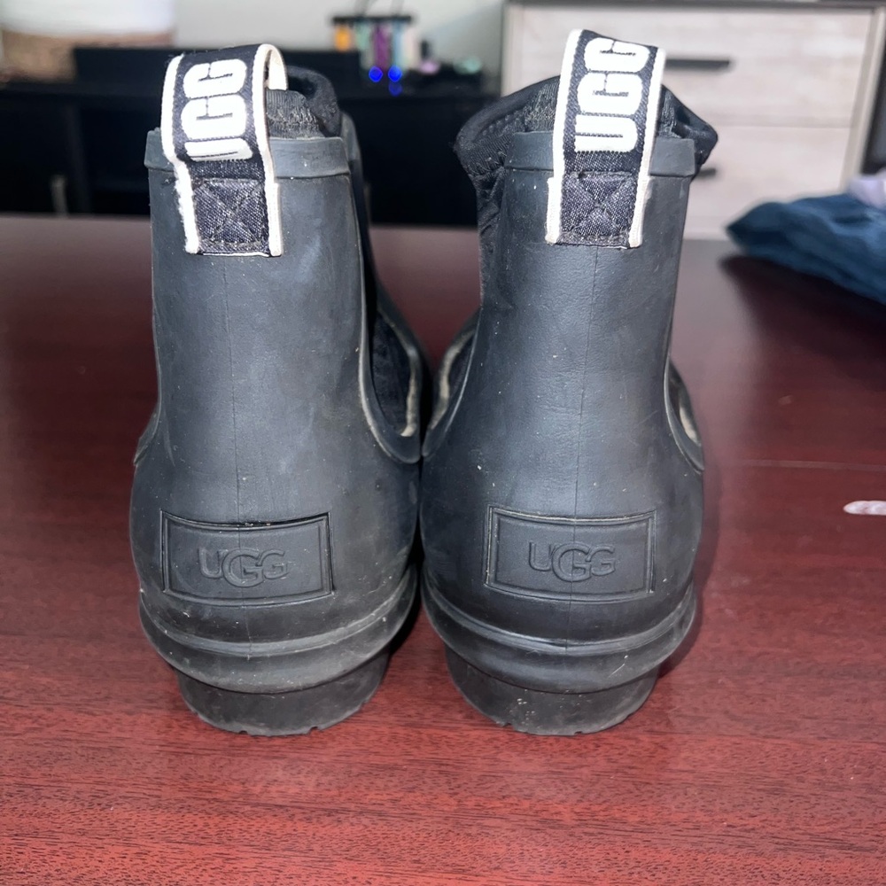 UGG Chevron Boots Black - Picture 5 of 6